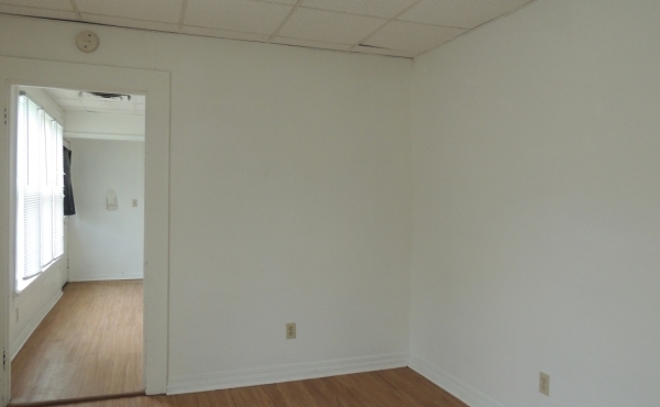 15 Dining Room from Living Room